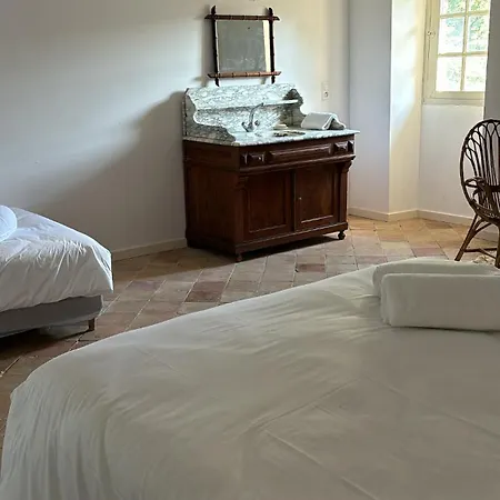 Guest house Chateau De Savignac (Gironde)